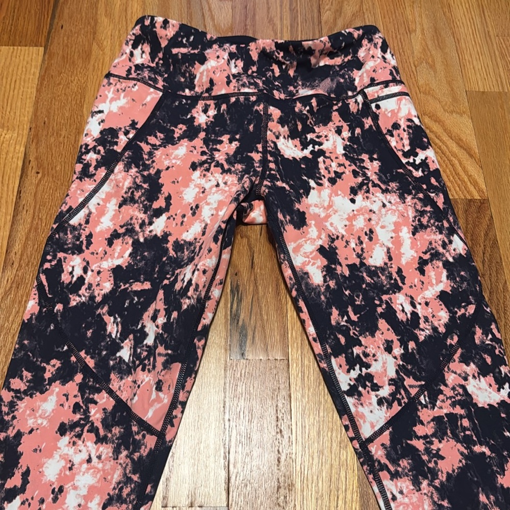 Sweaty Betty Power 7/8 Workout Leggings in Pink Abstract Tie Dye Print - Picture 3 of 7